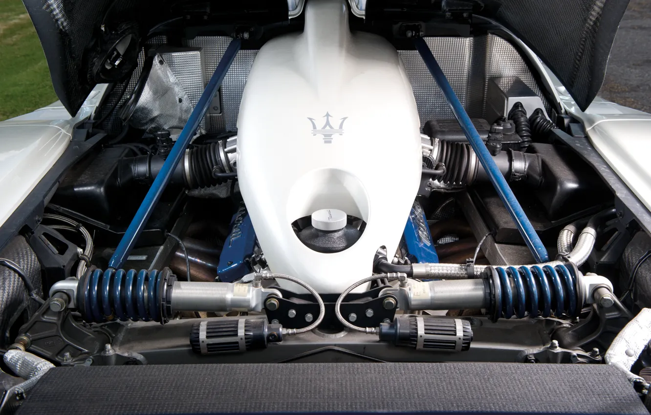 Фото обои Maserati, V12, engine, MC12, Maserati MC12