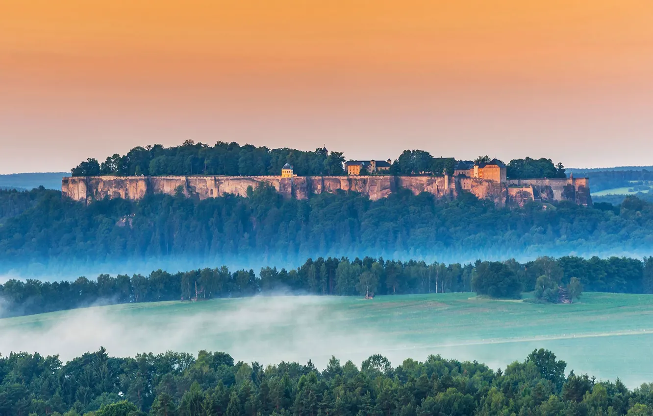 Фото обои гора, Германия, дымка, Крепость Кёнигштайн