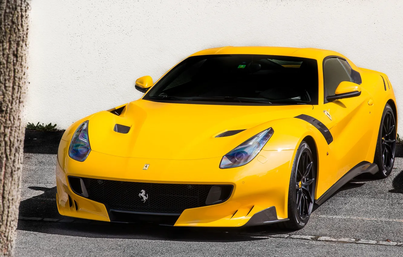 Фото обои Ferrari, yellow, F12, TDF