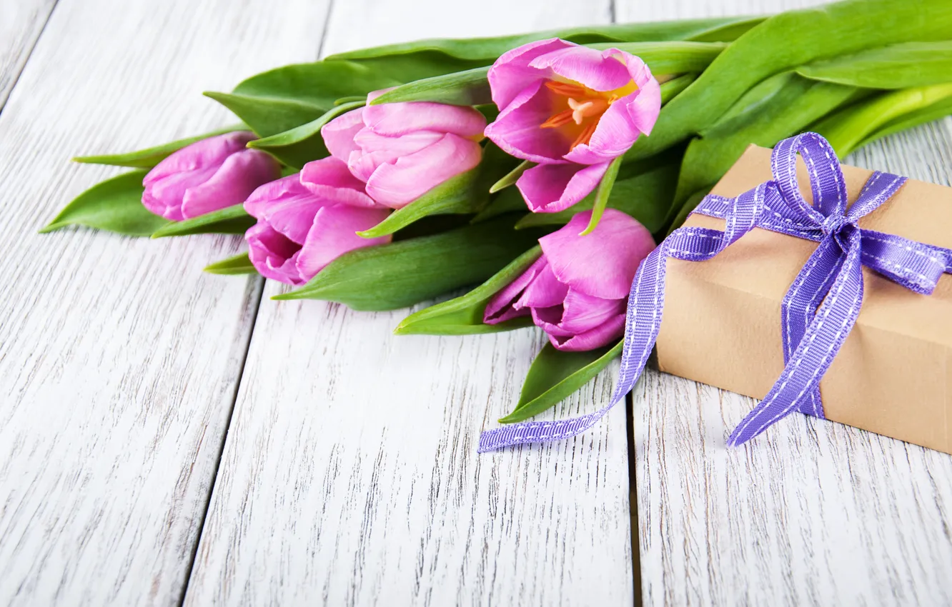 Фото обои стол, подарок, букет, тюльпаны, розовые, Olena Rudo