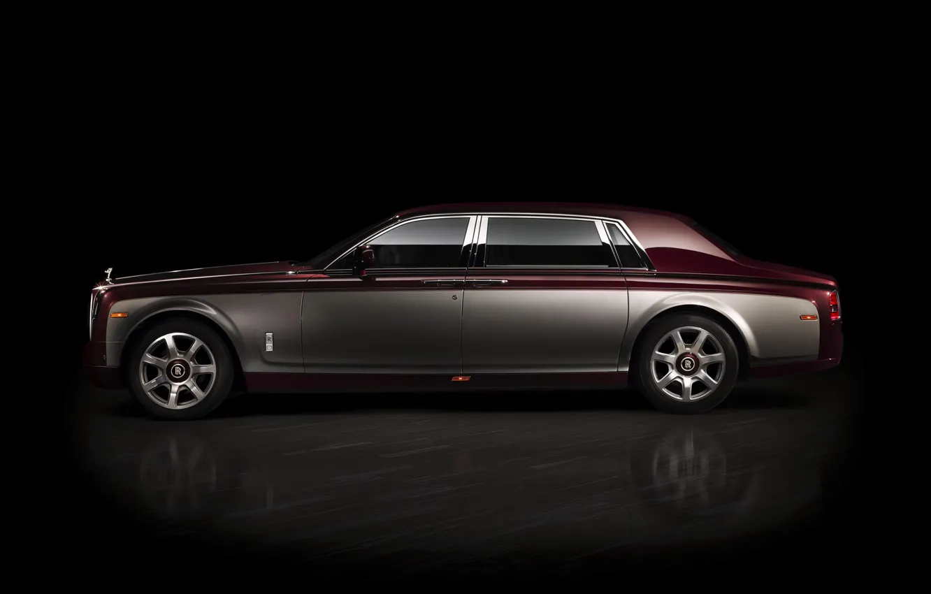 Фото обои профиль, автомобиль, чёрный фон, Rolls-Royce Phantom Pinnacle Travel 2014