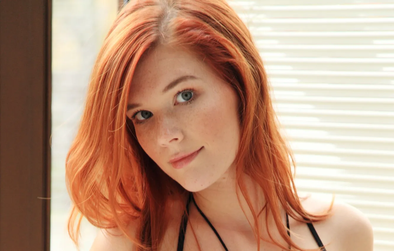 Фото обои girl, eyes, smile, redhead, Mia Sollis