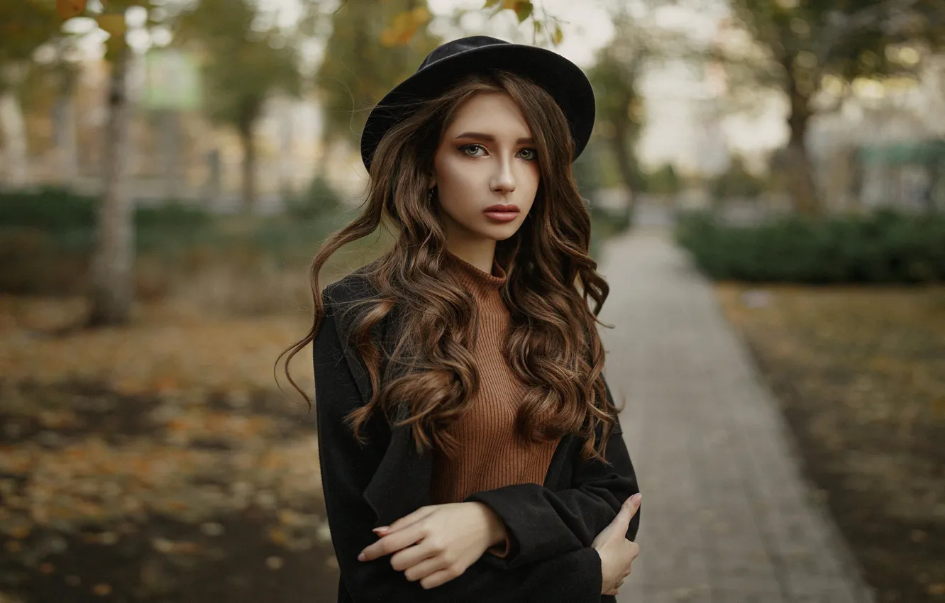 Фото обои взгляд, девушка, портрет, шляпа, длинные волосы, локоны, Оксана, Иван Ковалёв