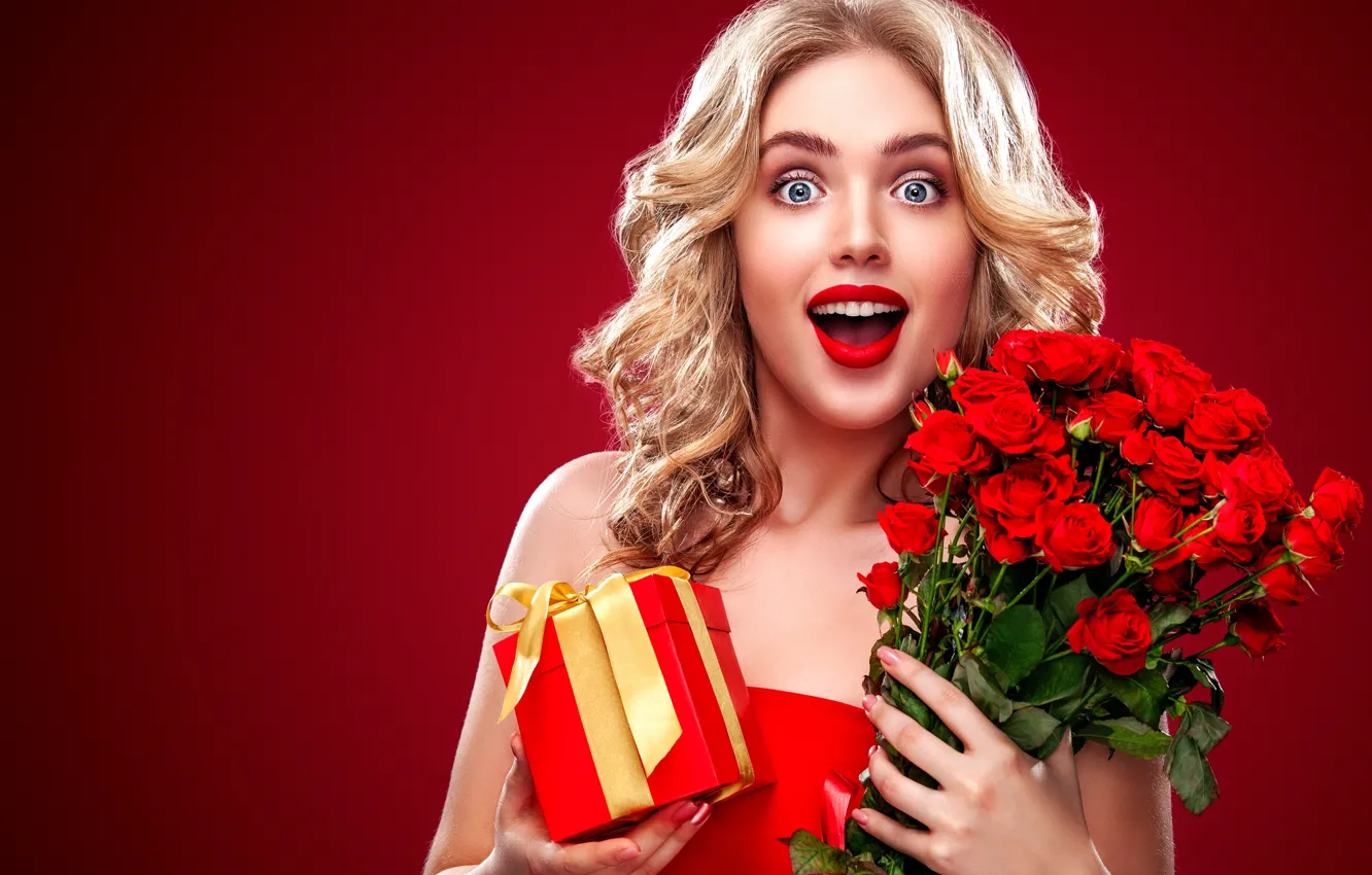 Фото обои девушка, подарок, розы, букет, Mykhailo Orlov