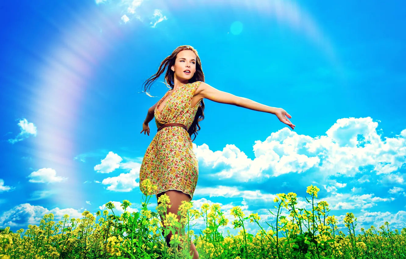 Фото обои небо, девушка, облака, природа, радуга, шатенка, полевые цветы