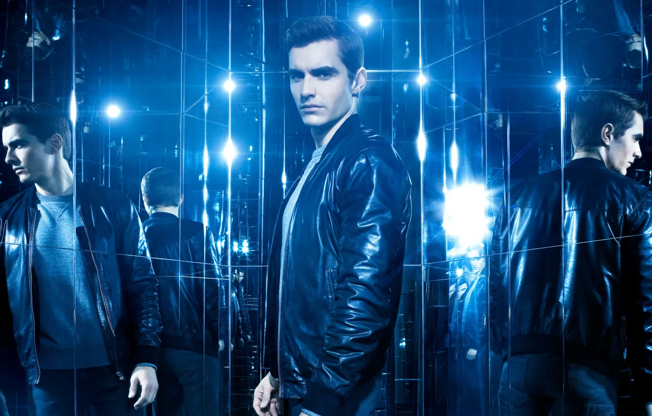 Фото обои отражение, синева, куртка, зеркала, постер, Dave Franco, Дэйв Франко, Now You See Me 2