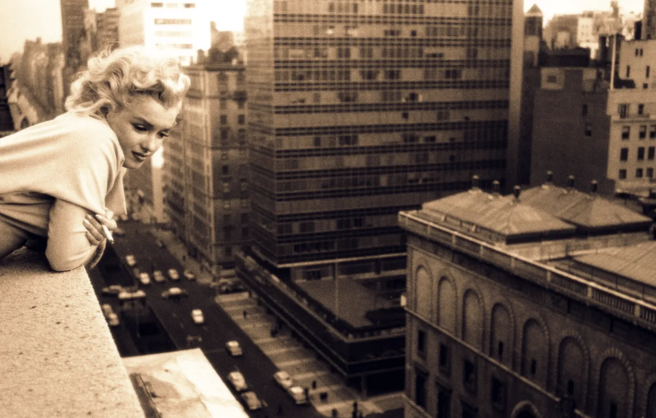 Фото обои улица, актриса, балкон, певица, чикаго, мерлин монро, chicago, Marilyn Monroe