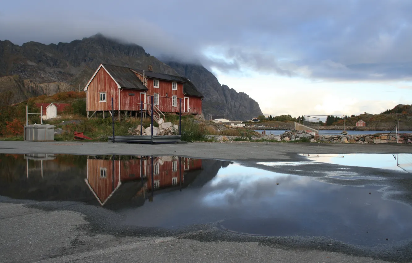 Фото обои тучи, дом, Норвегия, после дождя, лужи, Лофотен