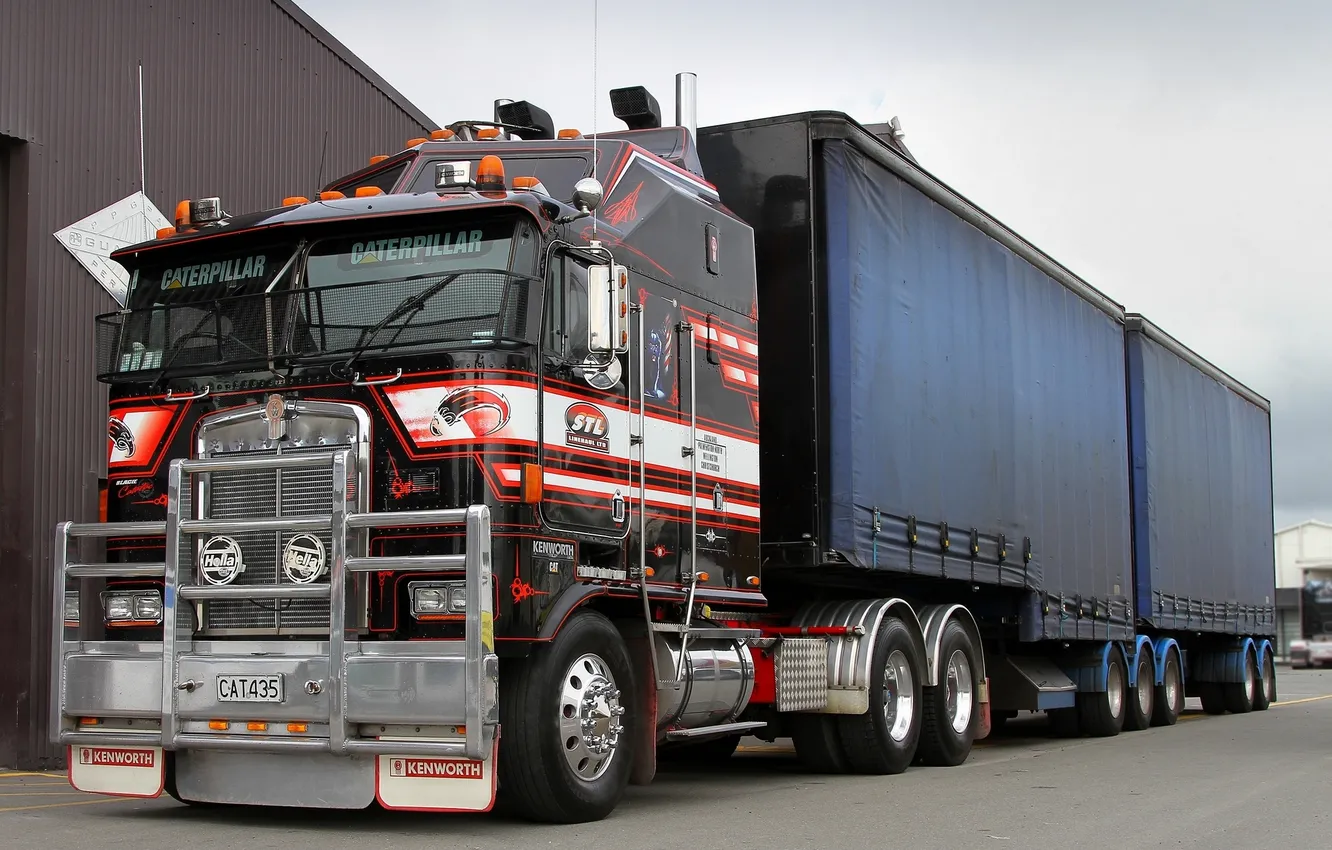Фото обои черный, фура, kenworth, caterpillar, Australian trucks, полуприцеп