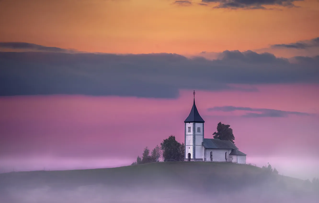 Фото обои misty, twilight, sunset, hill, dusk, Slovenia, foggy, religion