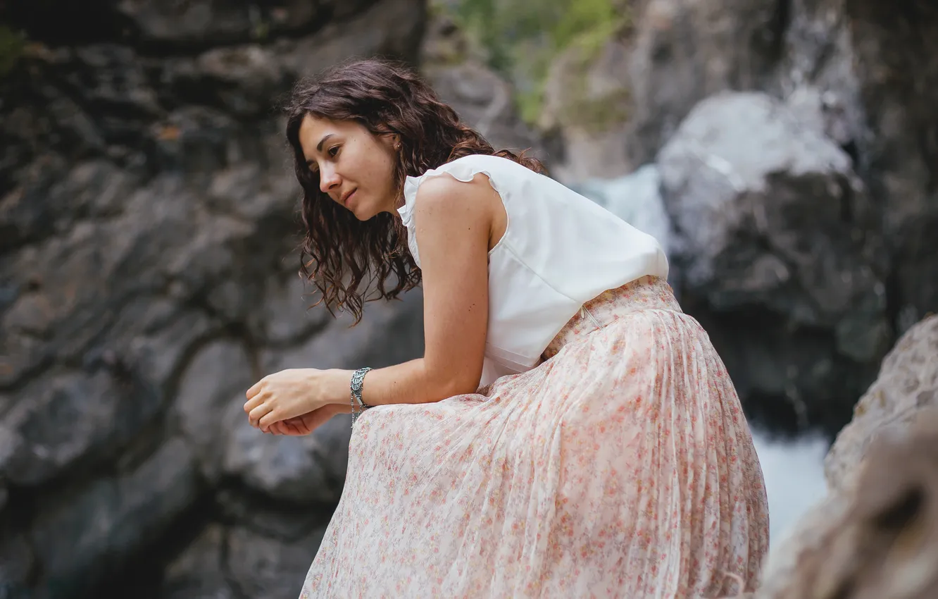 Фото обои взгляд, девушка, горы, настроение