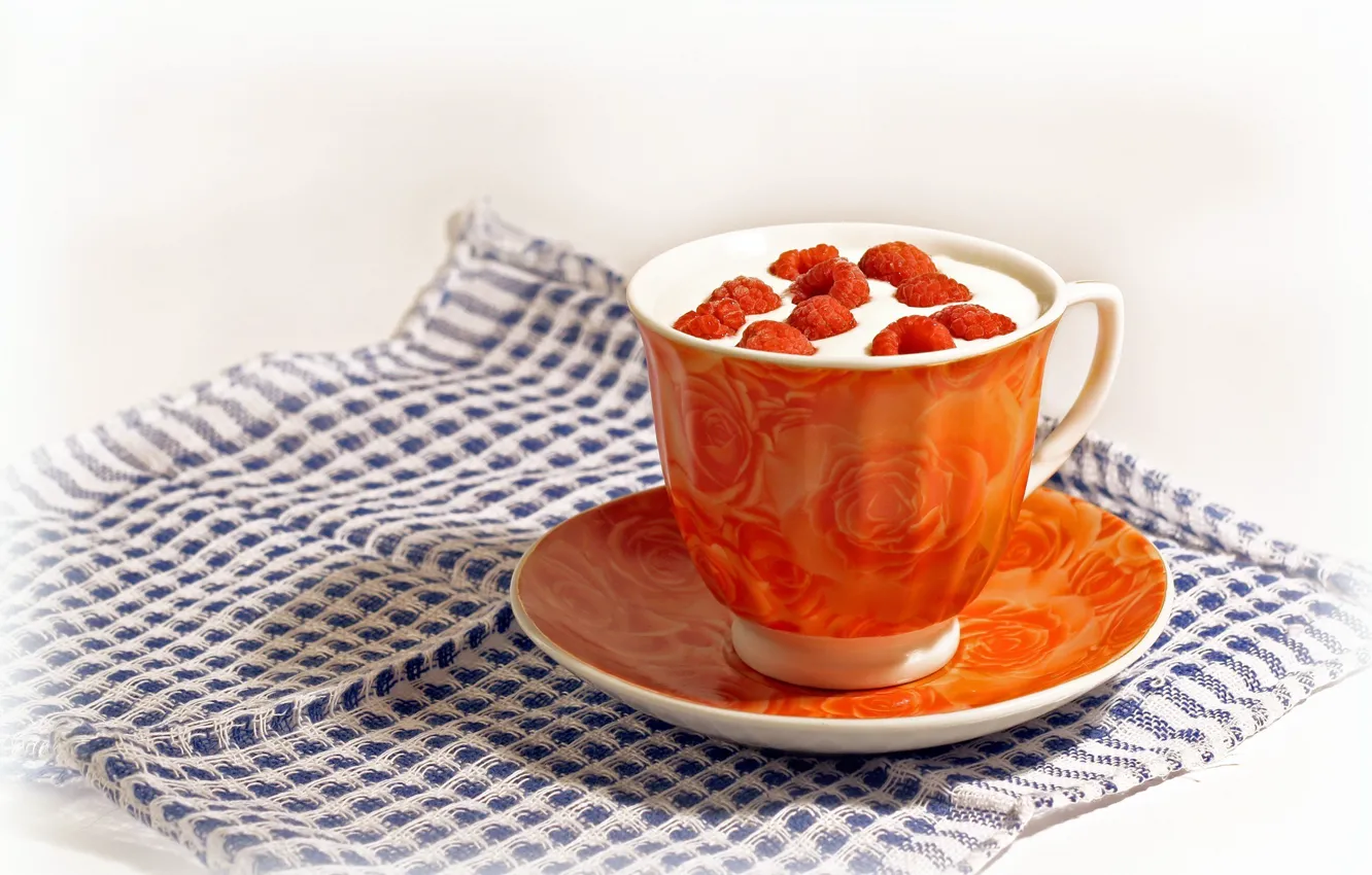 Фото обои оранжевый, ягоды, малина, чай, чашка, напиток, салфетка