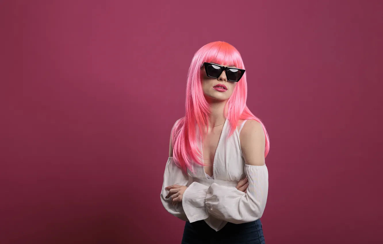 Фото обои glasses, carefree, young woman, white teeth, young adult, trendy dolly
