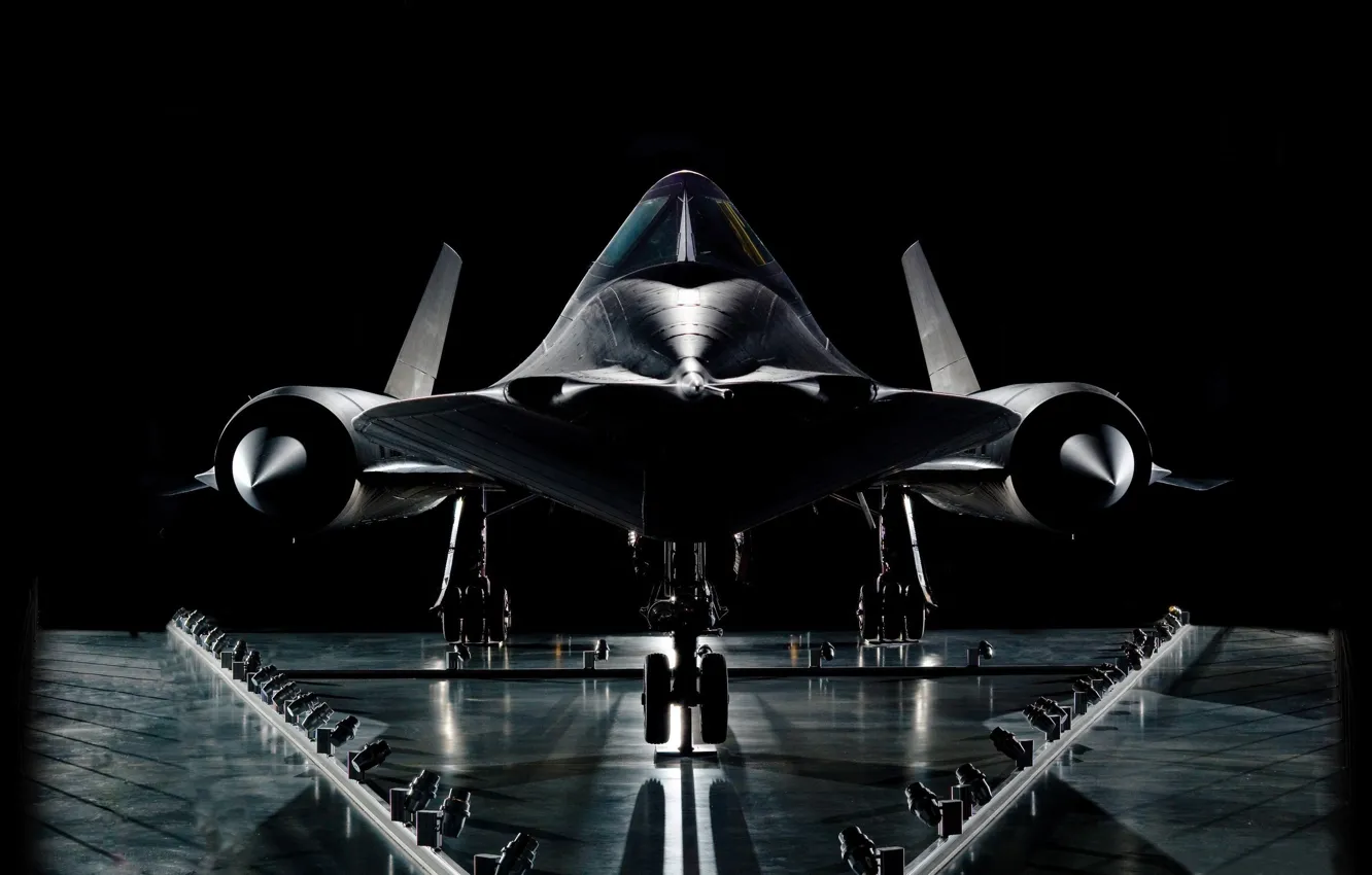 Фото обои самолет, фон, черный, колеса, турбины, Авиация, Lockheed SR-71