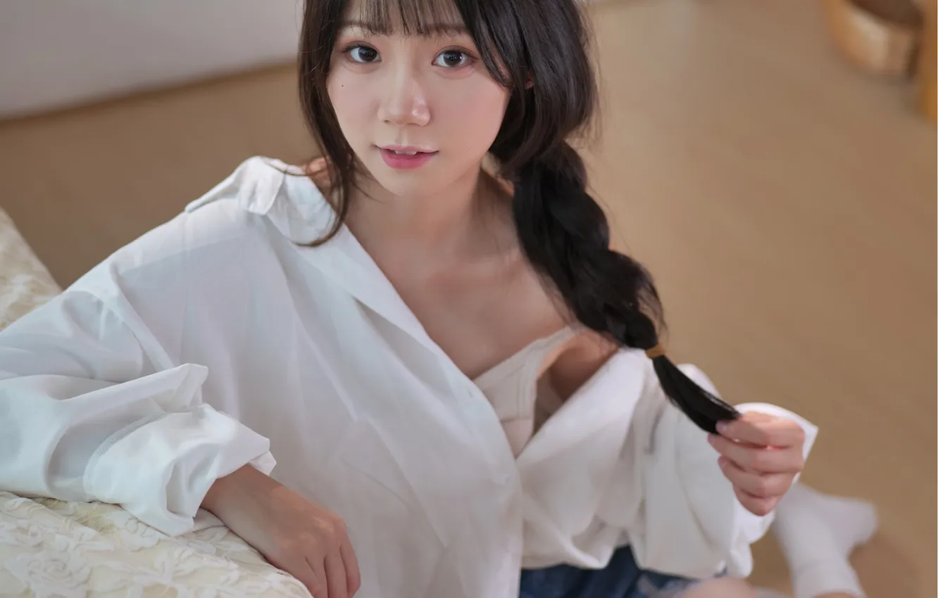 Фото обои Beautiful, Asian, Model, Smile, Bed, Denim, Woman, Cute