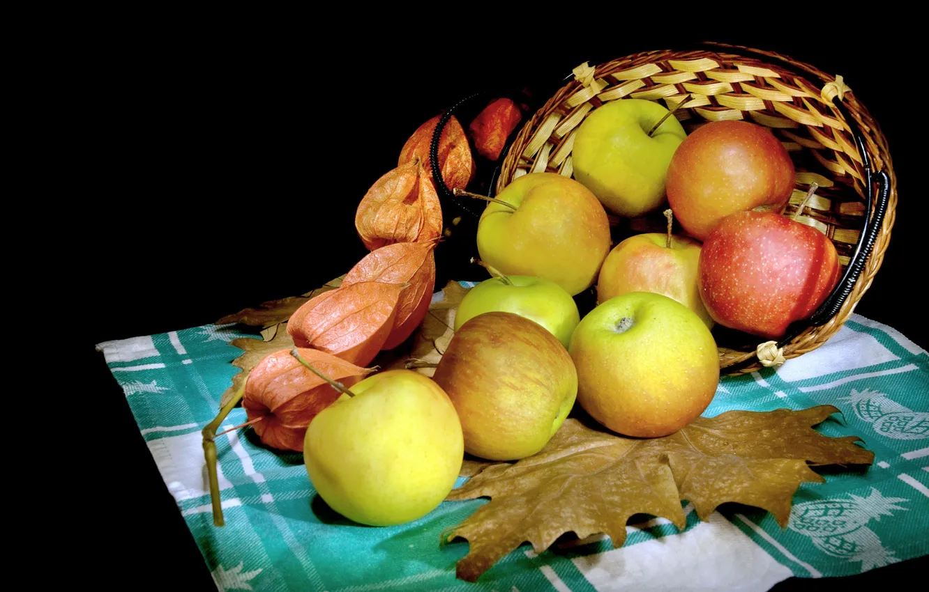 Фото обои листья, яблоки, еда, полотенце, желтые, урожай, красные, фрукты