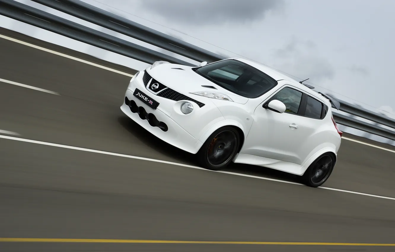 Фото обои Nissan, 2012, Juke-R, Nissan Juke-R, белый кузов