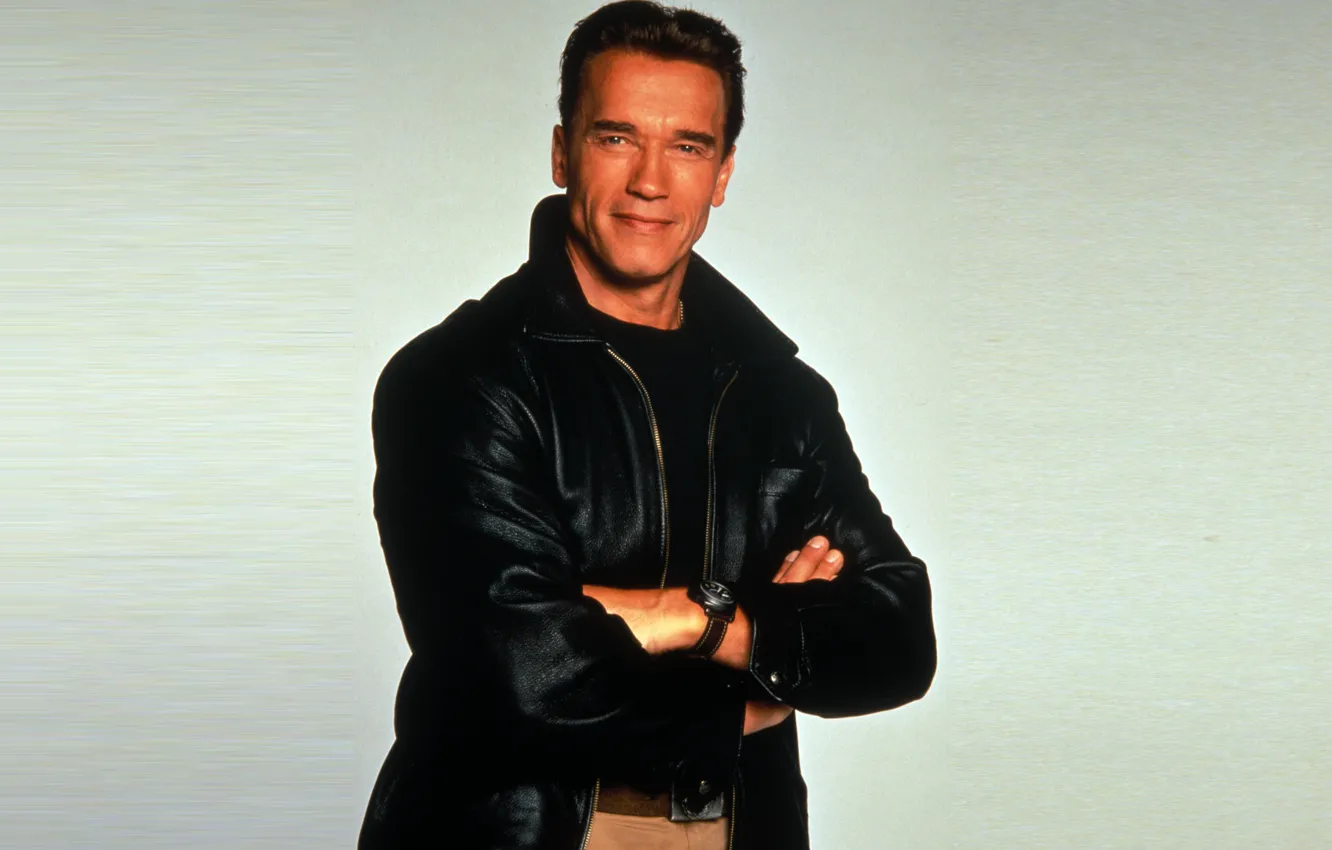 Фото обои взгляд, часы, мужик, куртка, актер, Арнольд Шварценеггер, Arnold Schwarzenegger