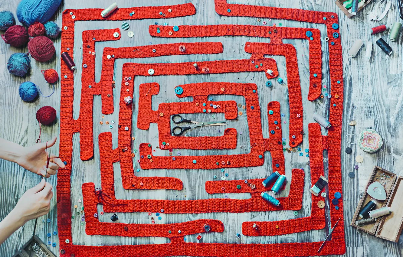 Фото обои лабиринт, пуговицы, нитки, ножницы, labyrinth, buttons, scissors, Dina Belenko