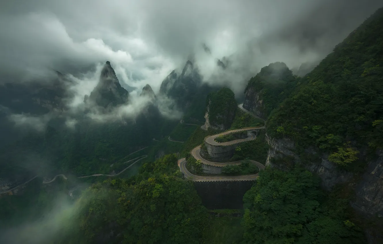 Фото обои дорога, небо, облака, горы, China, Китай, road, sky