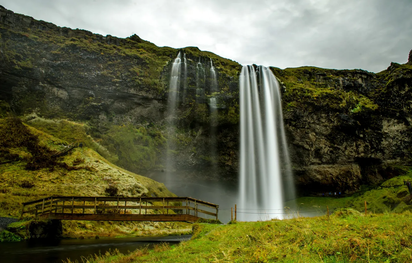 Фото обои мост, скала, водопад, Исландия, Seljalandsfoss