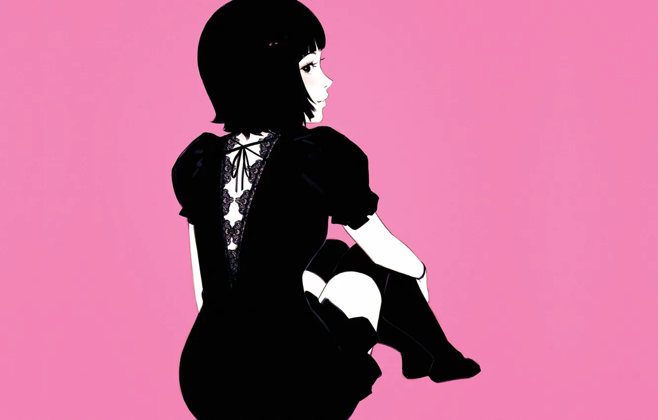 Фото обои стрижка, брюнетка, черное платье, розовый фон, со спины, Илья Кувшинов