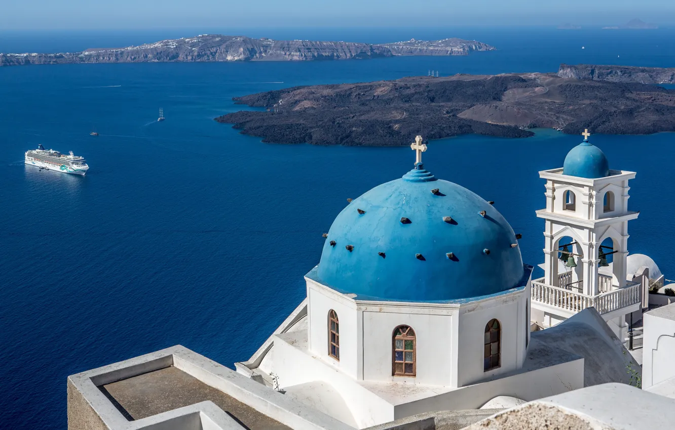 Фото обои море, острова, Санторини, Греция, церковь, лайнер, купол, Santorini