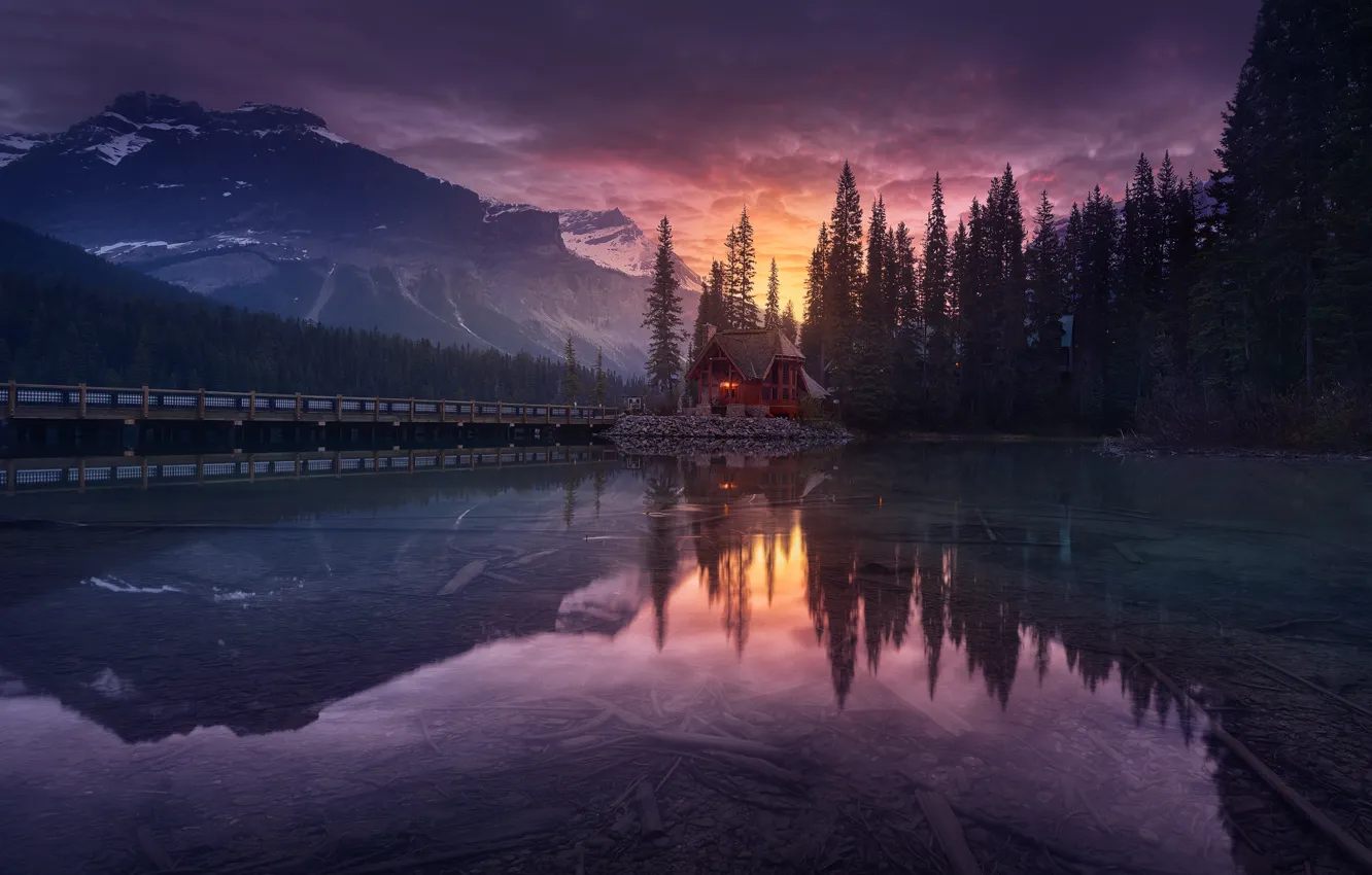 Фото обои лес, небо, горы, озеро, вечер, Канада, домик