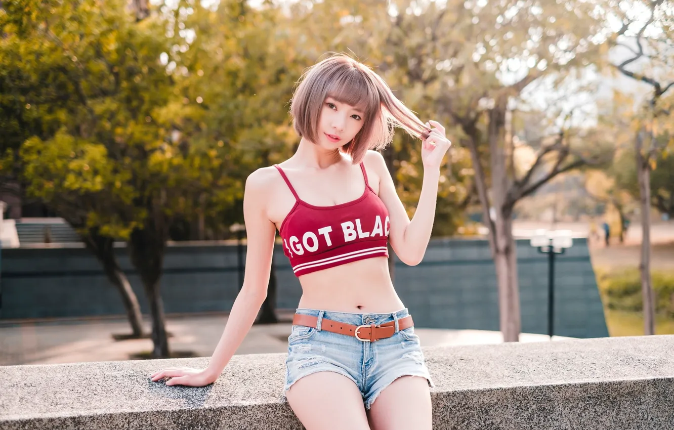 Фото обои Asian, shorts, short hair, model, women, dyed hair, Crop Top