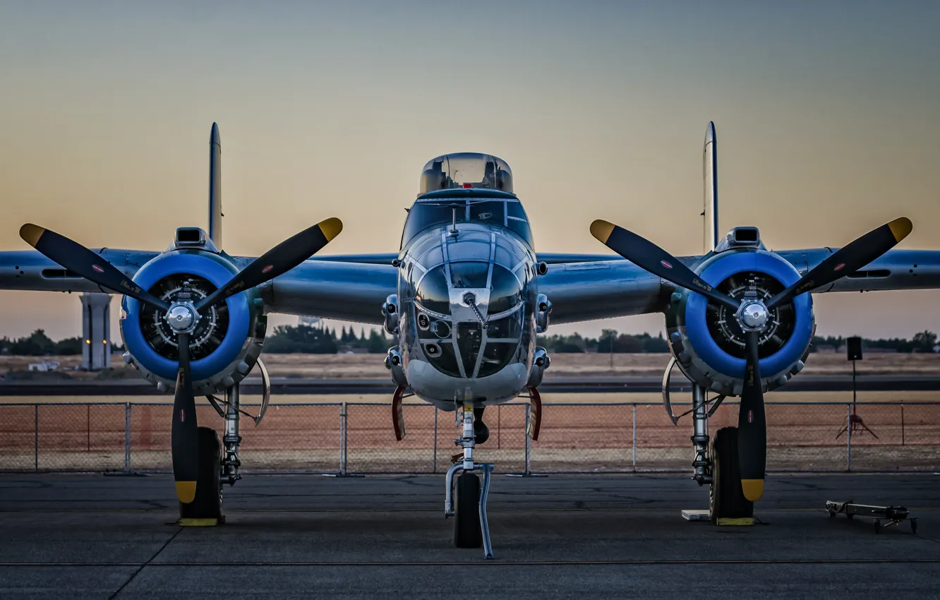 Фото обои бомбардировщик, аэродром, B-25 Митчелл