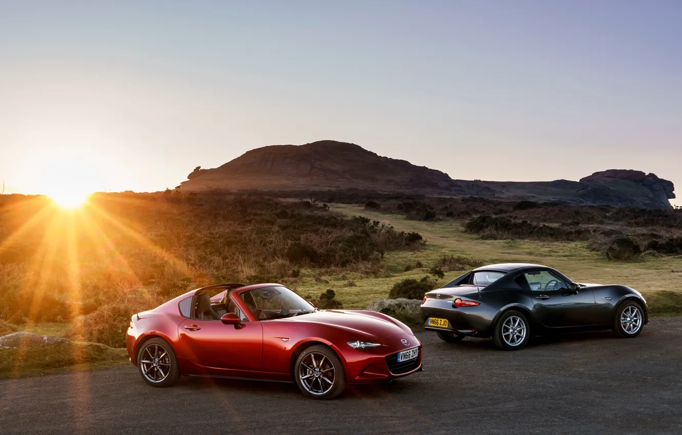 Фото обои лучи, закат, горы, две, Mazda, кабриолет, автомобиль, мазда