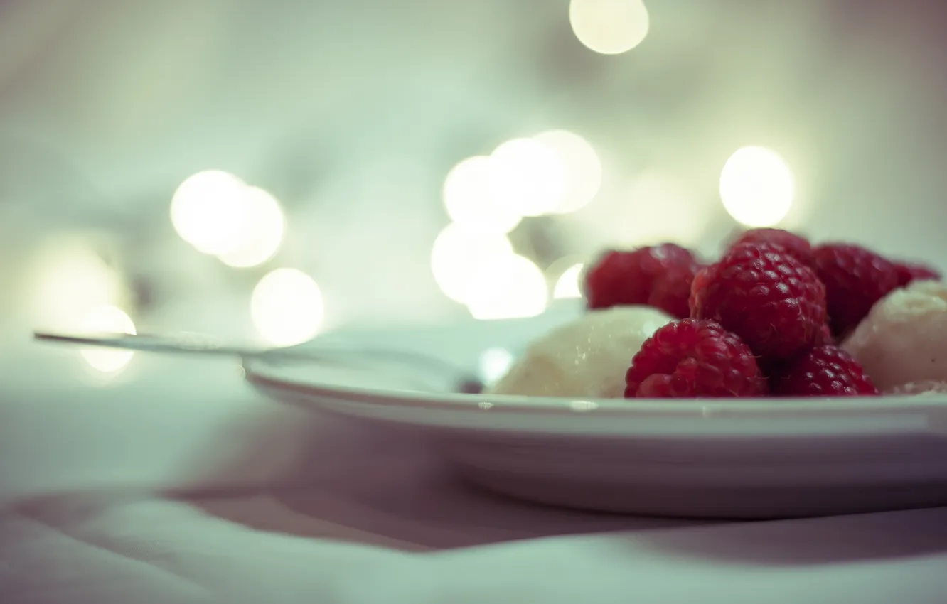 Фото обои ягоды, малина, тарелка