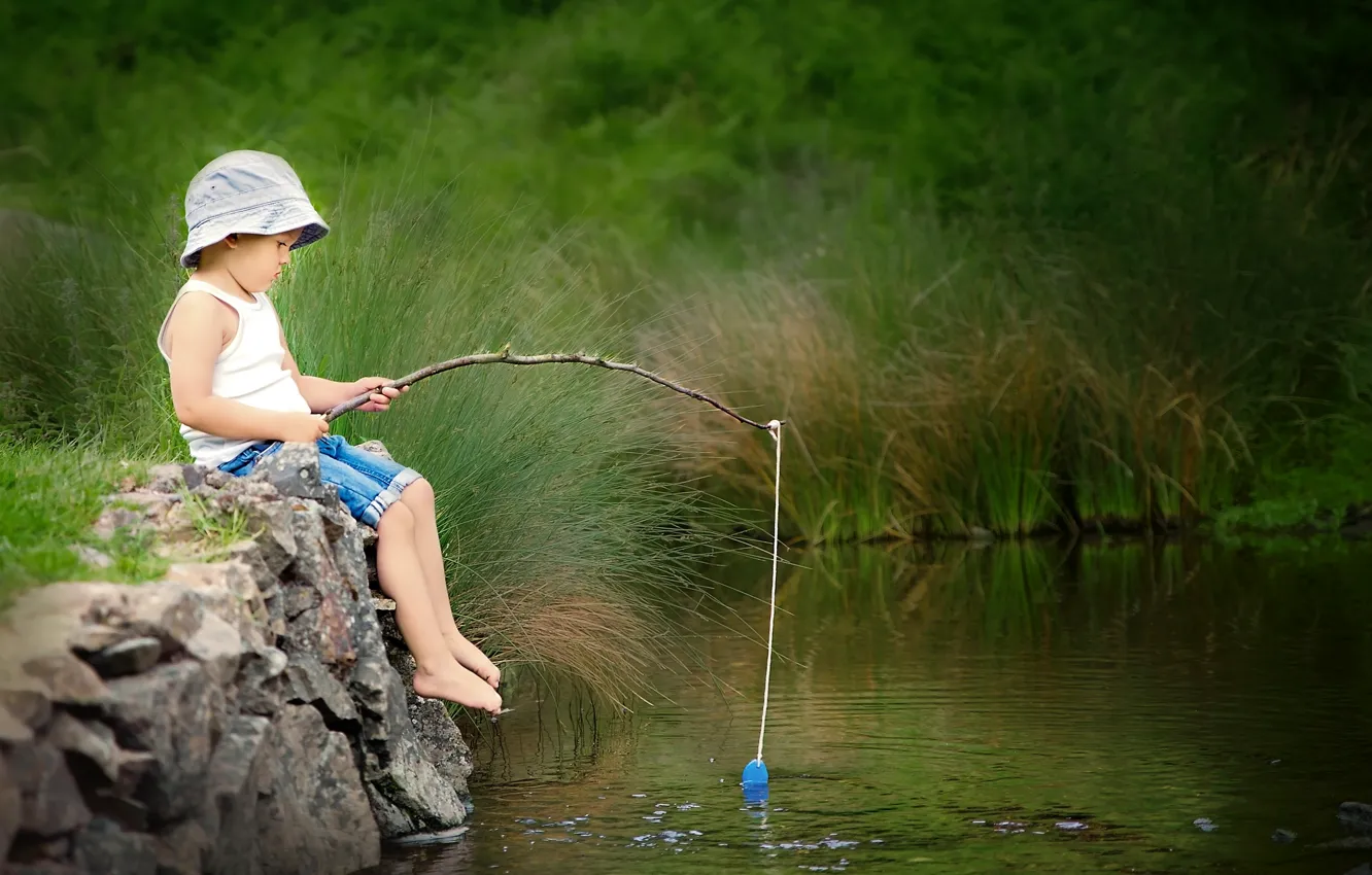 Фото обои лето, река, рыбалка, мальчик
