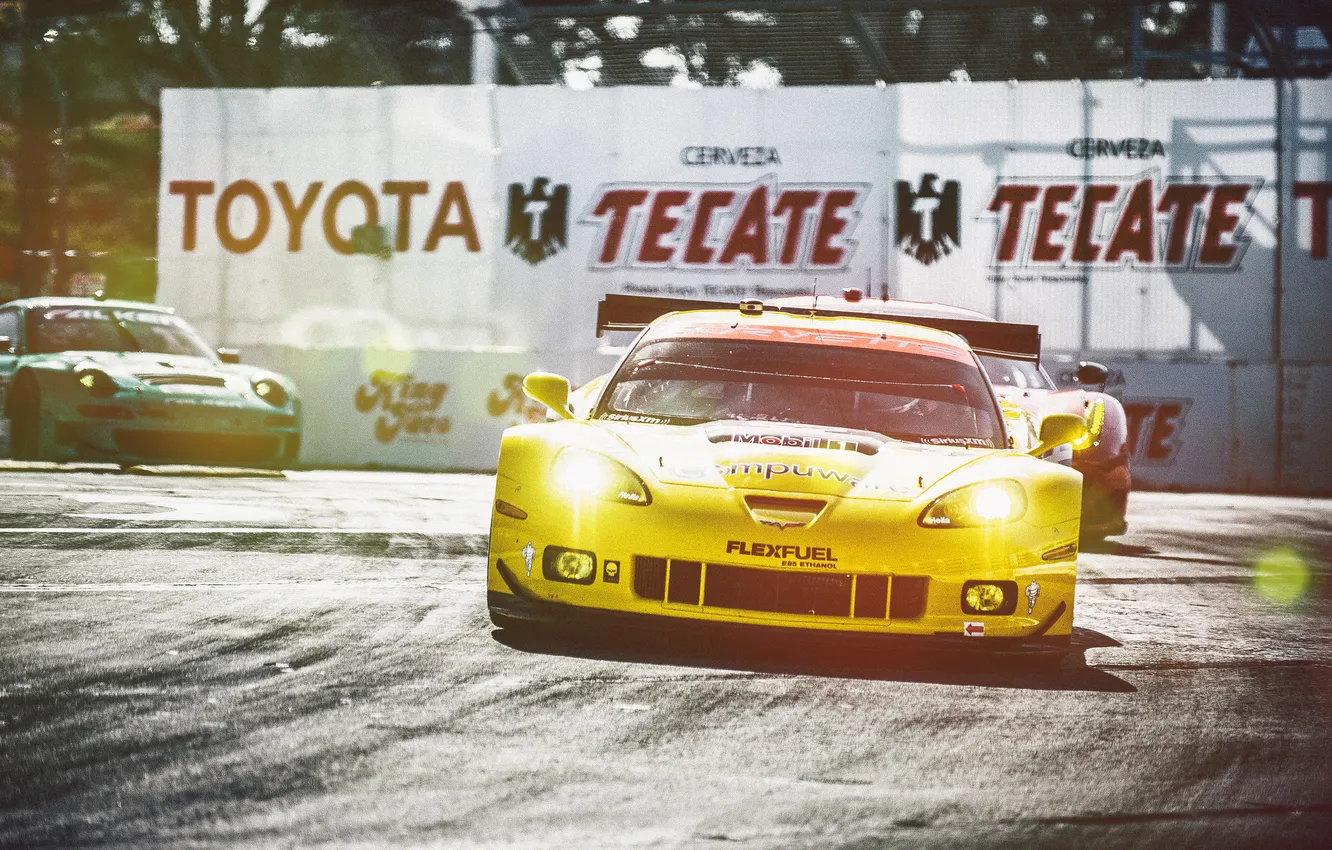 Фото обои желтый, Corvette, Chevrolet, шевроле, Racing, корвет, солнечный свет