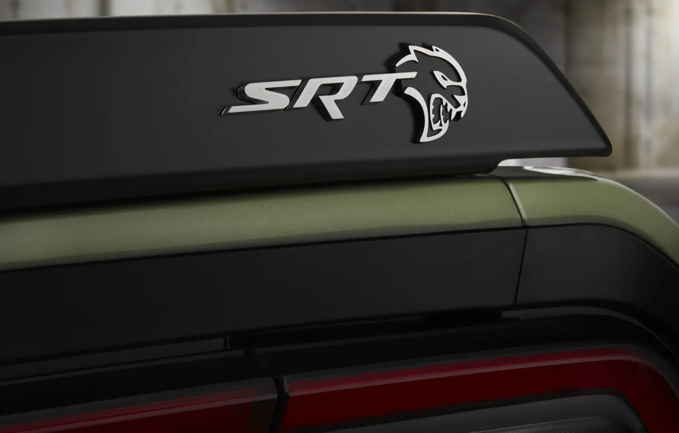 Фото обои Dodge, Challenger, SRT, badge, Dodge Challenger SRT Hellcat