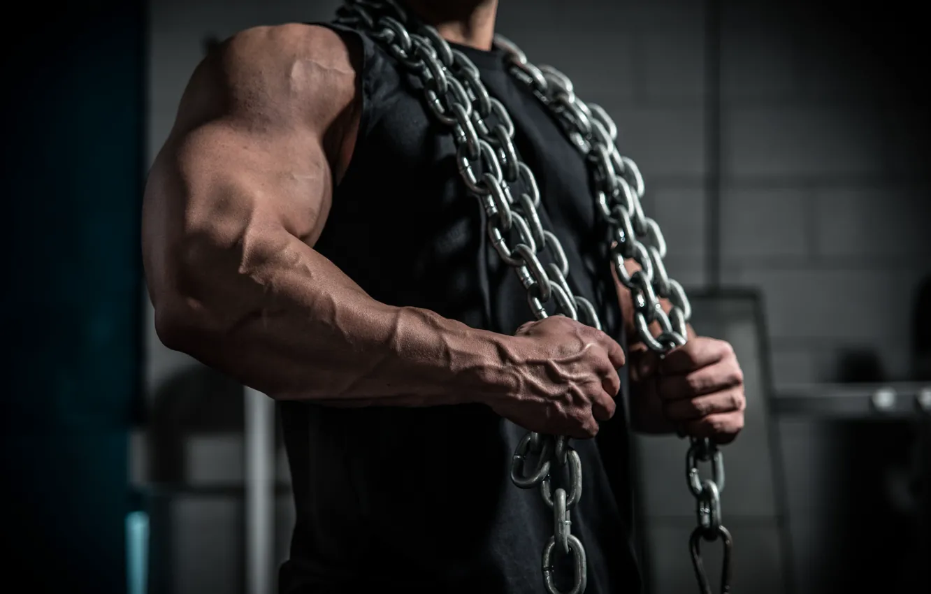 Фото обои chains, muscular, arms, broad chest