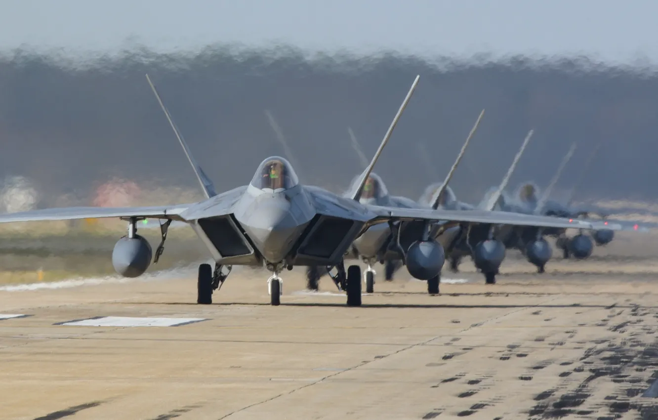 Фото обои Истребитель, USAF, F-22 Raptor, Шасси, Elephant Walk, ПТБ