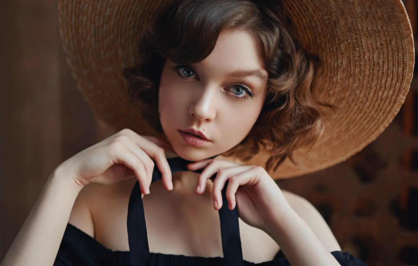 Фото обои взгляд, девушка, лицо, портрет, шляпа, руки, красивые глаза, Оля Пушкина