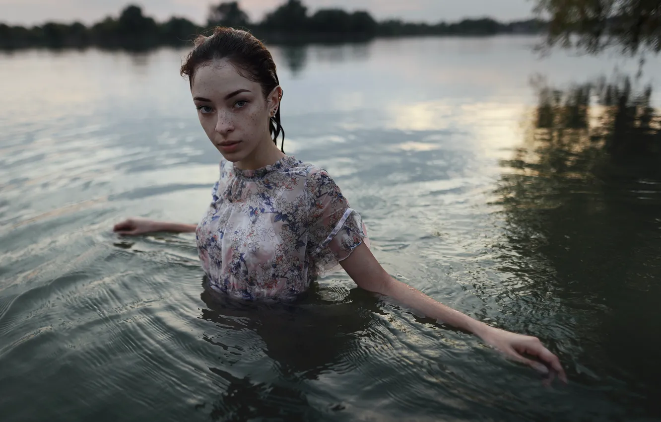 Фото обои девушка, мокрая, веснушки, в воде, Aleks Five, Елизавета Трофимова