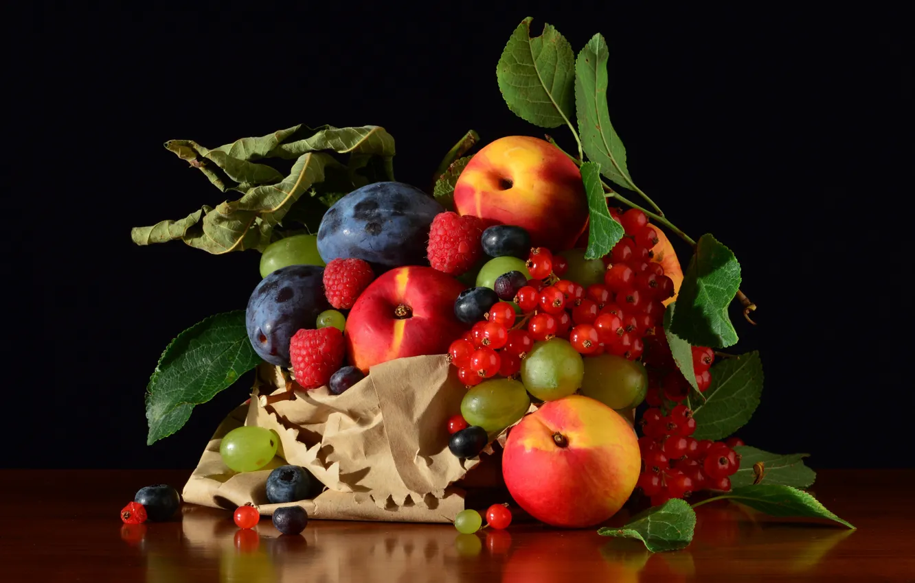 Фото обои стол, еда, фрукты, черный фон, натюрморт, много, разные, композиция