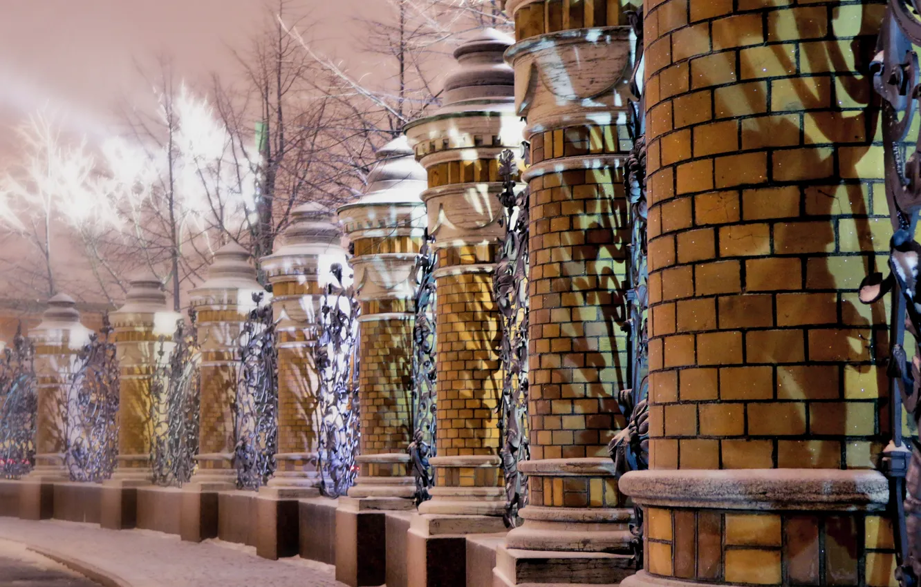Фото обои зима, свет, снег, Санкт-Петербург, Храм Спаса-на-Крови, St.Petersburg, решетка Михайловского сада