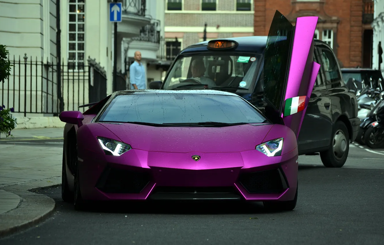 Фото обои фиолетовый, отражение, такси, lamborghini, передок, свет фар, aventador, lp700-4