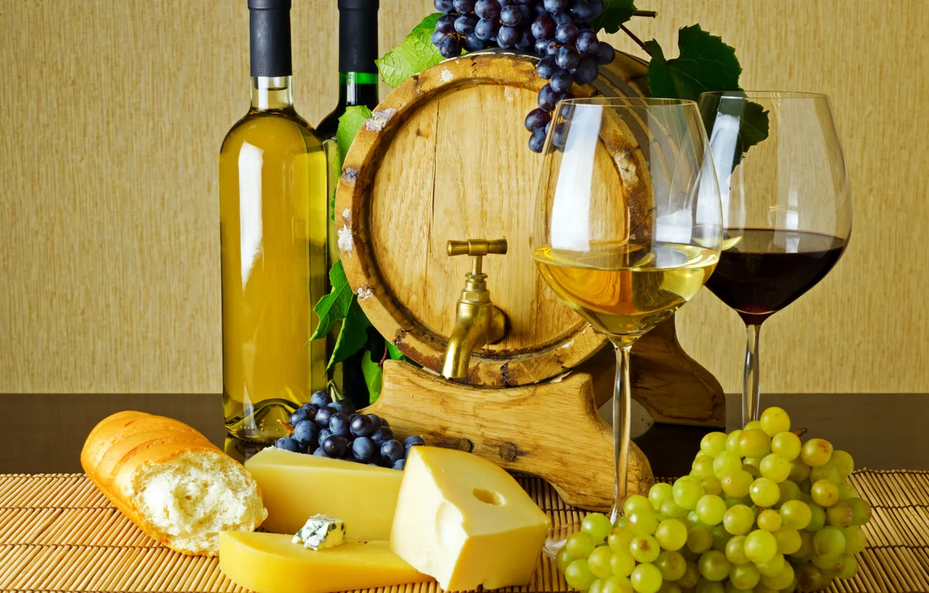 Фото обои стол, вино, красное, белое, кран, сыр, бокалы, хлеб