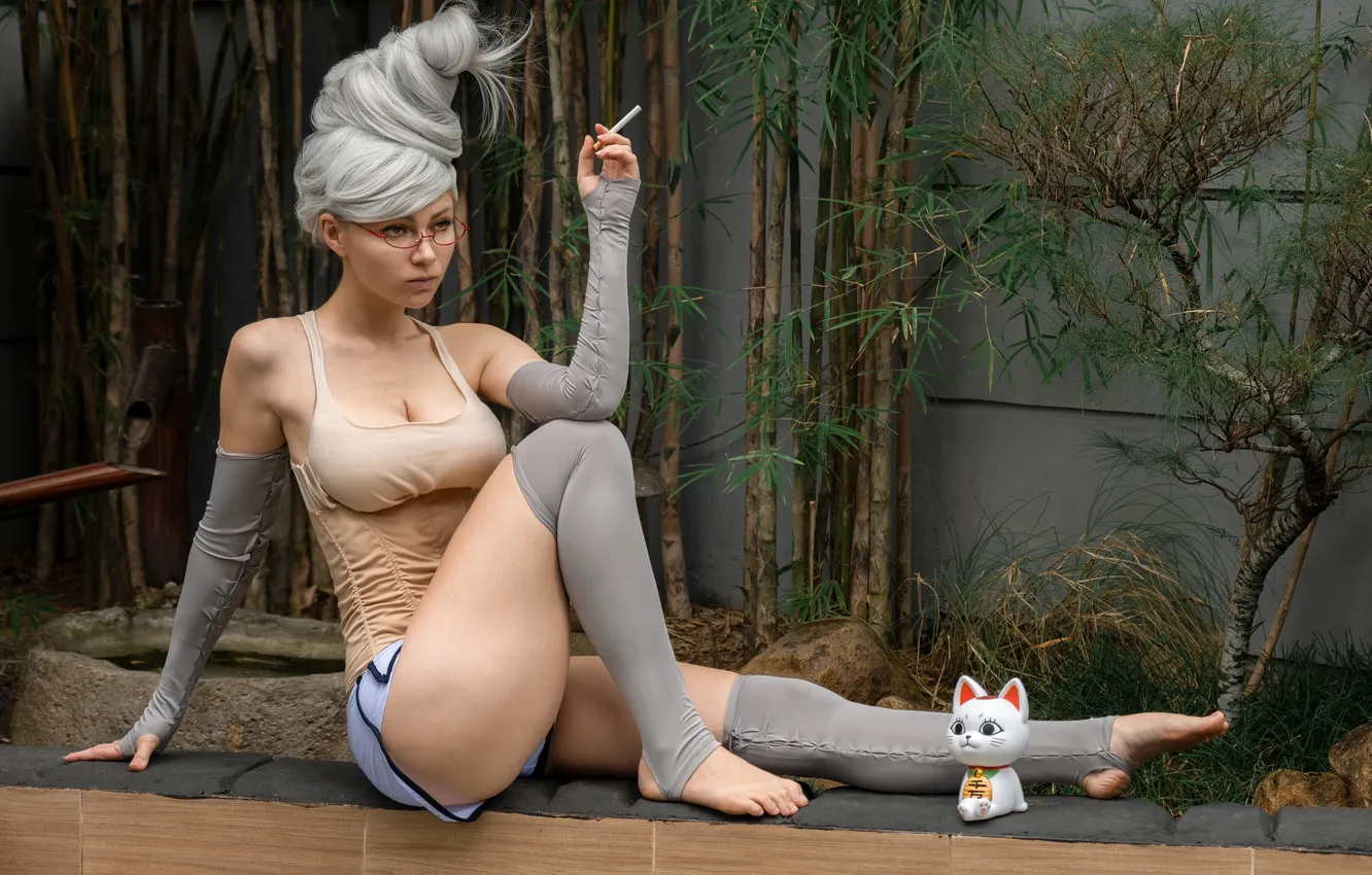 Фото обои women, cosplay, sitting, cigarettes, women outdoors, Nancy Novikova, Dandadan, Seiko Ayase