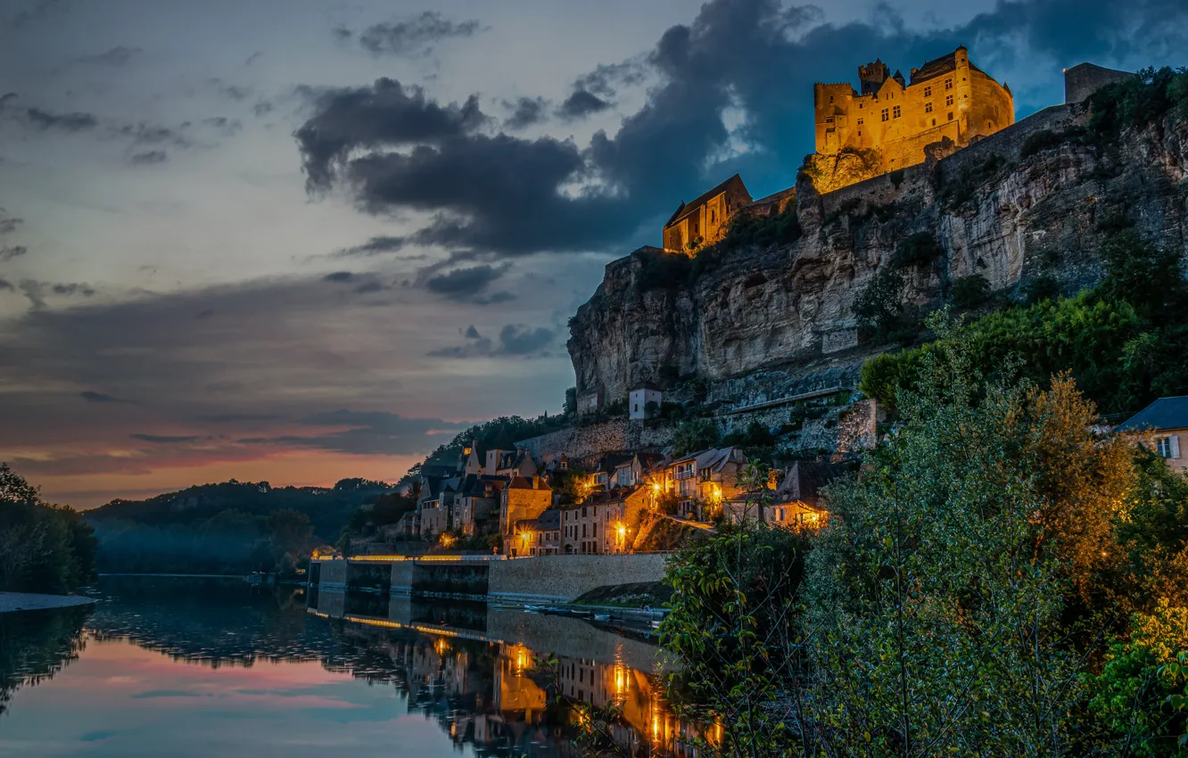Фото обои скала, отражение, река, замок, Франция, деревня, France, Dordogne River