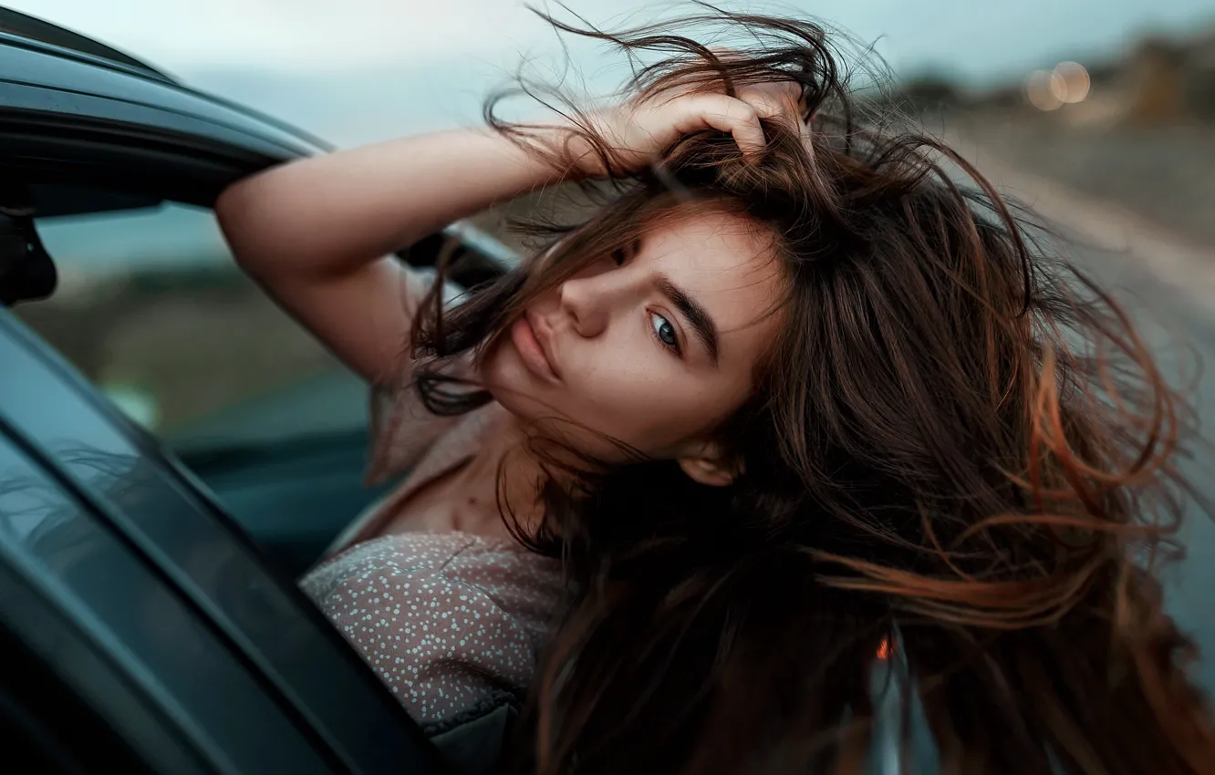 Фото обои авто, девушка, ветер, волосы, Ульяна Найденкова