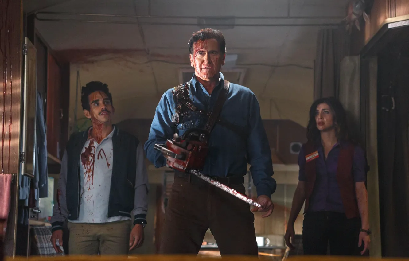 Фото обои blood, saw, scar, TV series, Bruce Campbell, Ash Williams, Ray Santiago, Pablo Simon Bolivar