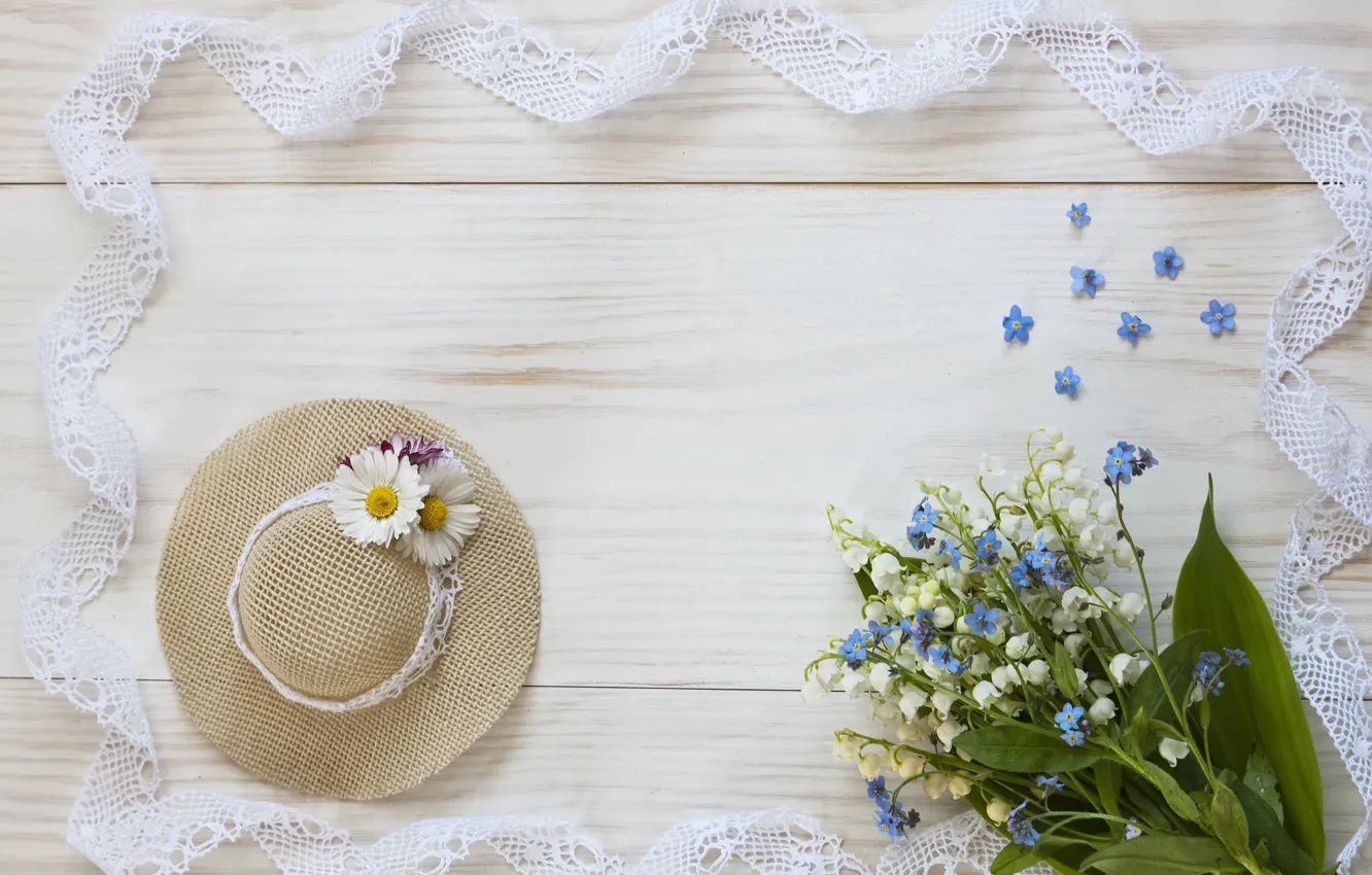 Фото обои цветы, шляпа, white, белые, ландыши, кружево, wood, flowers