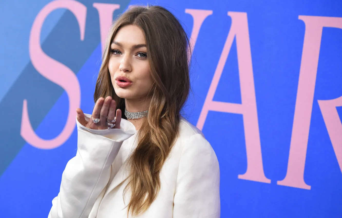 Фото обои модель, воздушный поцелуй, Gigi Hadid
