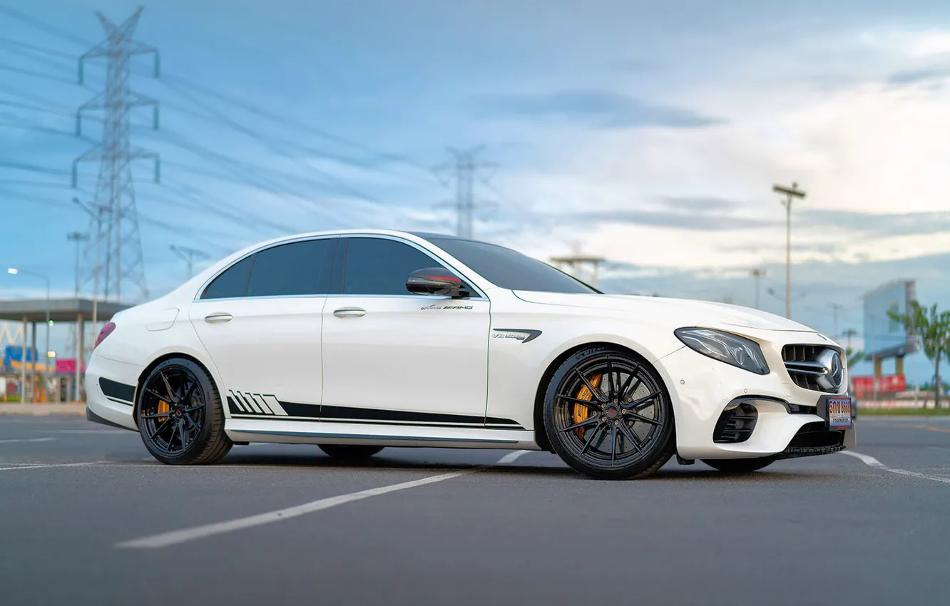 Фото обои Mercedes-Benz, E-Class, AMG, E 63, 4MATIC, Mercedes-Benz E-Class AMG E 63 S 4MATIC